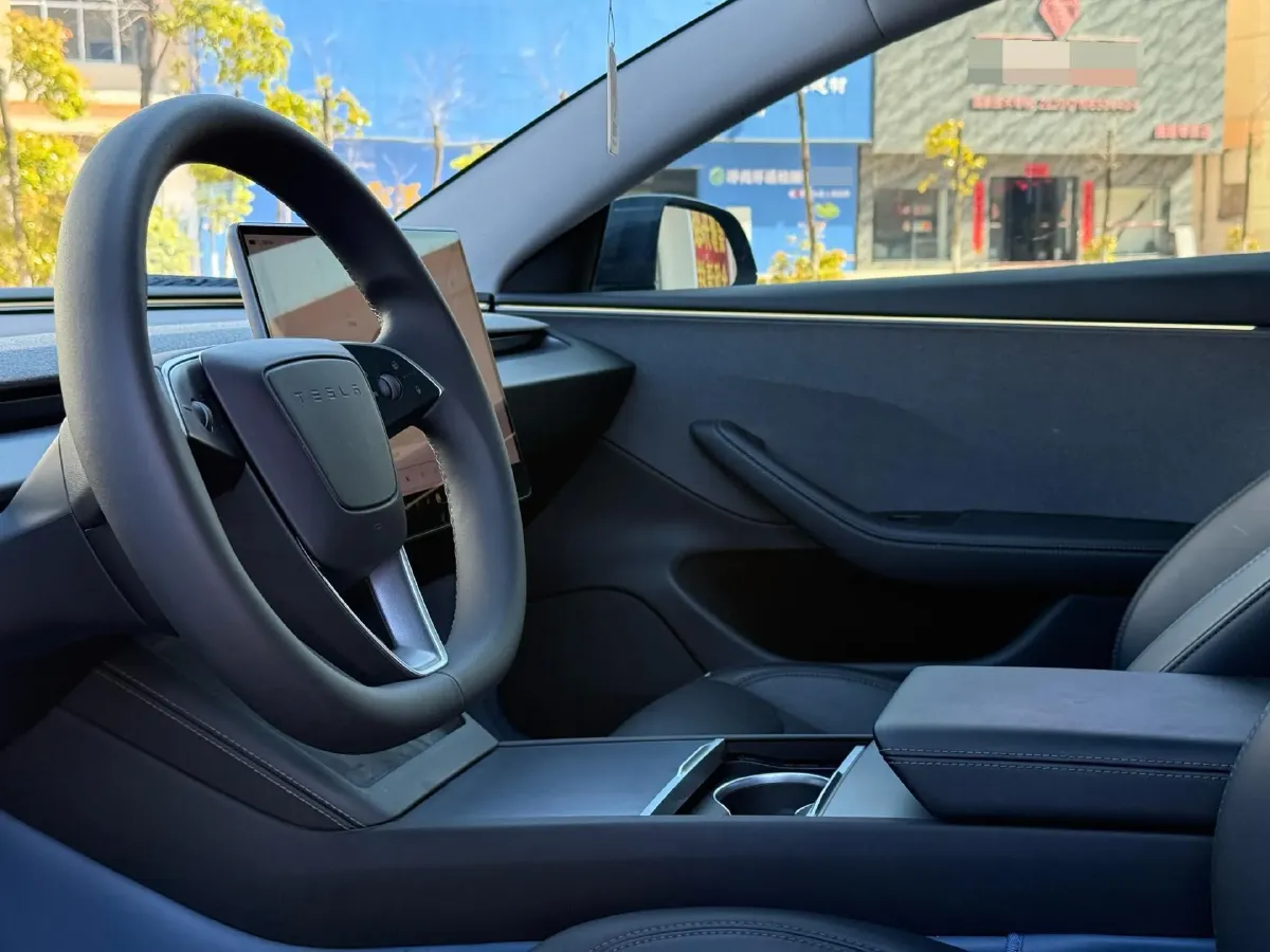 2025 Tesla Model 3 BEV 62.5KWH,autocango,china used car exporter,china ev exporter,chinese used car exporter,chinese used ev exporter