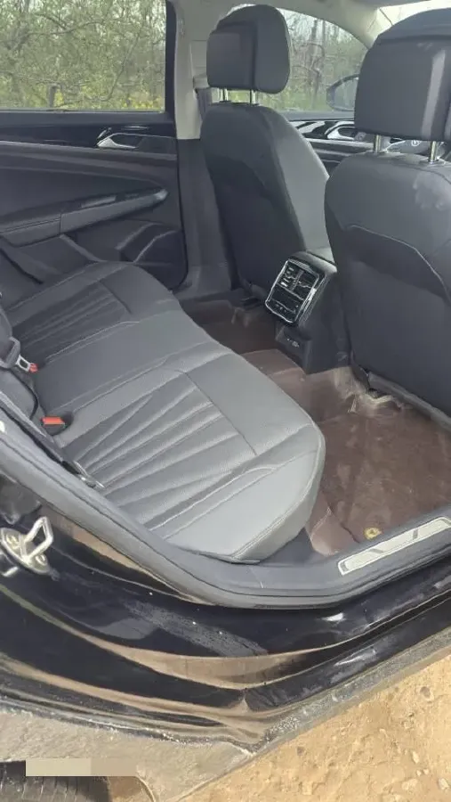 2025 Volkswagen Passat 2.0T 220HP L4 7DCT,autocango,china used car exporter,china ev exporter,chinese used car exporter,chinese used ev exporter