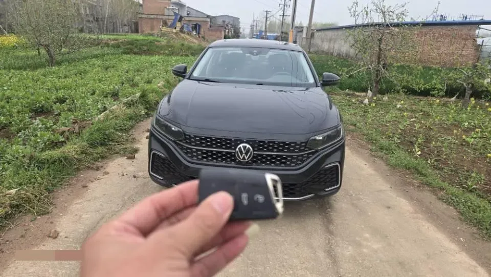 2025 Volkswagen Passat 2.0T 220HP L4 7DCT,autocango,china used car exporter,china ev exporter,chinese used car exporter,chinese used ev exporter