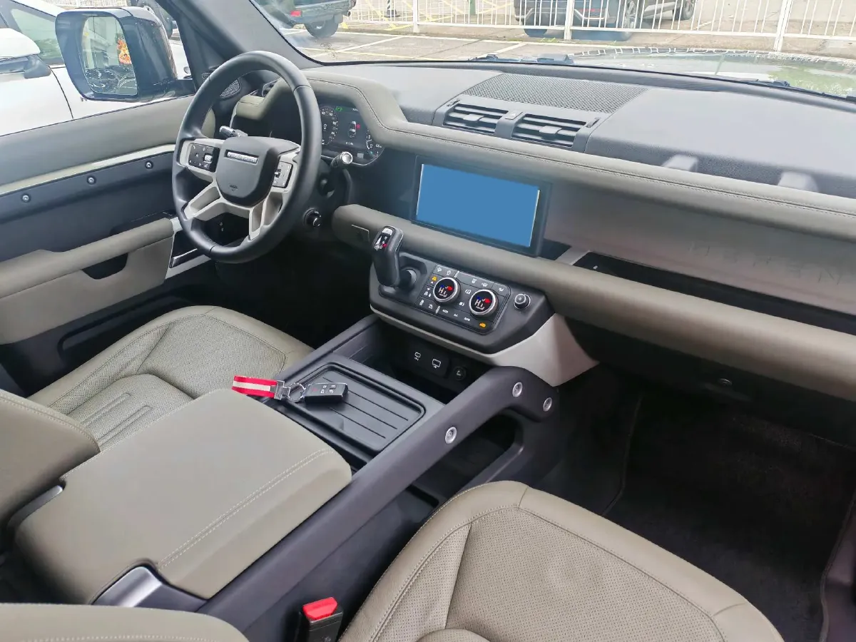 2021 Land Rover Defender 3.0T 400HP L6 8AT,autocango,china used car exporter,china ev exporter,chinese used car exporter,chinese used ev exporter