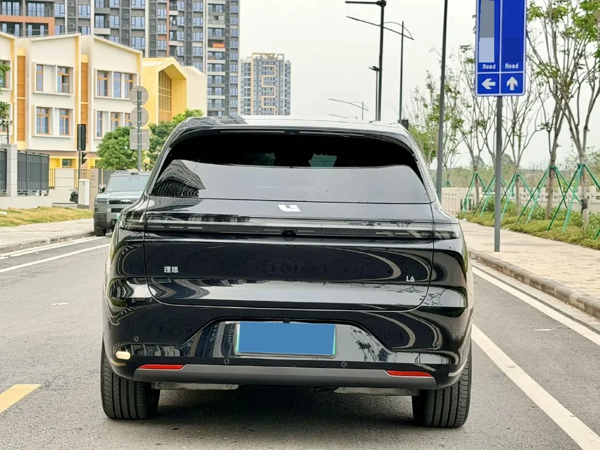 2025 Li L6 Range Extended 154HP L4 REEV,autocango,china used car exporter,china ev exporter,chinese used car exporter,chinese used ev exporter