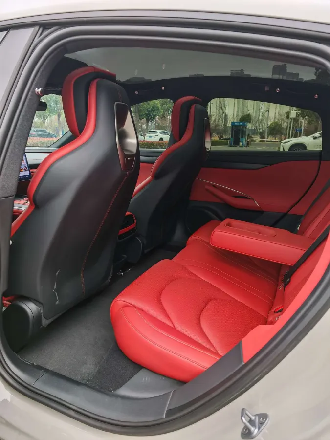 2024 MI SU7 BEV 73.6KWH,autocango,china used car exporter,china ev exporter,chinese used car exporter,chinese used ev exporter