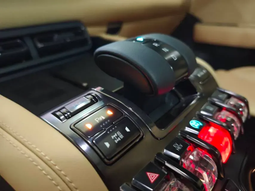 2023 FangChengBao Bao 5 1.5T 194HP L4 E-CVT PHEV 31.8KWH,autocango,china used car exporter,china ev exporter,chinese used car exporter,chinese used ev exporter