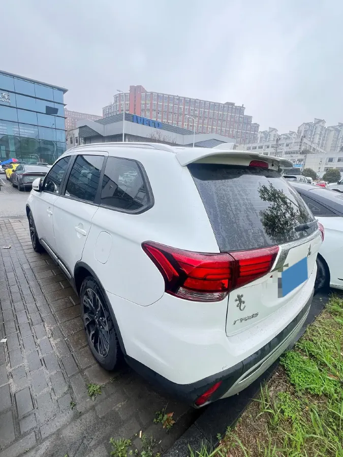 2019 Mitsubishi Outlander 2.0L 166HP L4 CVT,autocango,china used car exporter,china ev exporter,chinese used car exporter,chinese used ev exporter