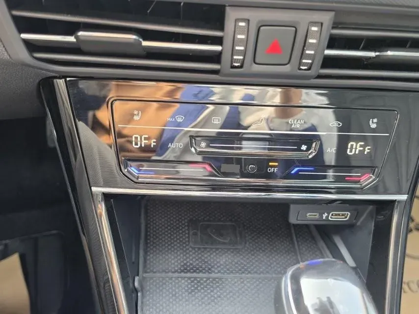 2023 Volkswagen Passat 2.0T 186HP L4 7DCT,autocango,china used car exporter,china ev exporter,chinese used car exporter,chinese used ev exporter