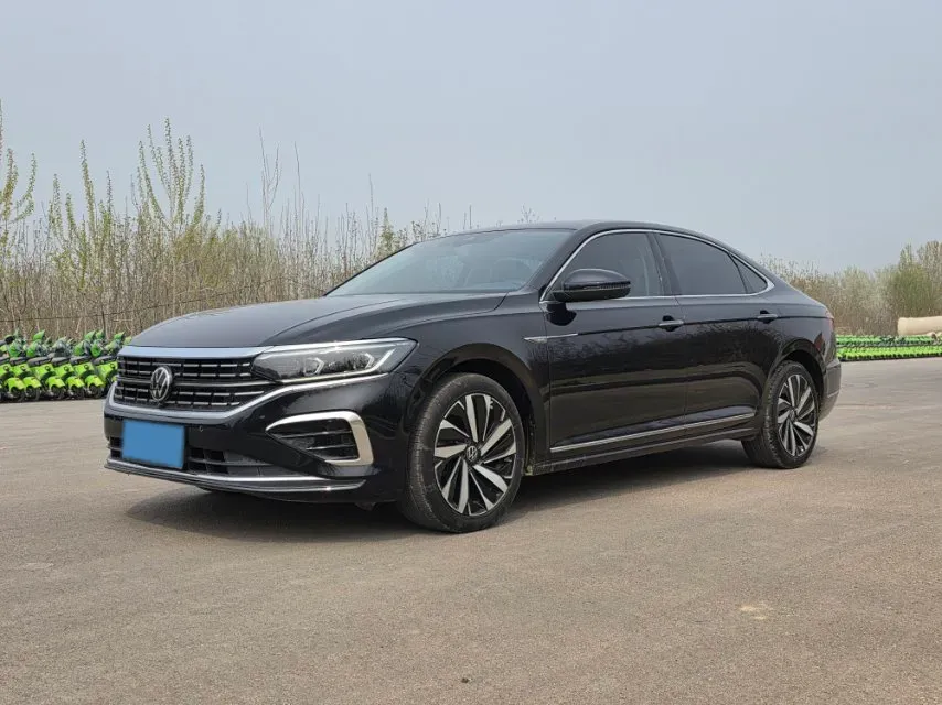 2023 Volkswagen Passat 2.0T 186HP L4 7DCT,autocango,china used car exporter,china ev exporter,chinese used car exporter,chinese used ev exporter