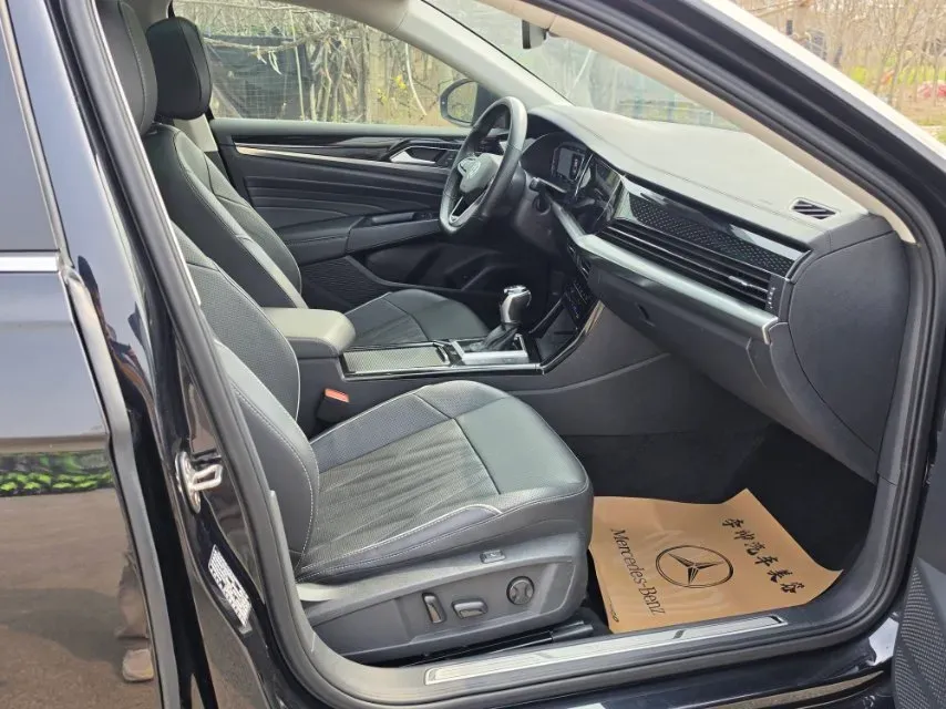 2023 Volkswagen Passat 2.0T 186HP L4 7DCT,autocango,china used car exporter,china ev exporter,chinese used car exporter,chinese used ev exporter