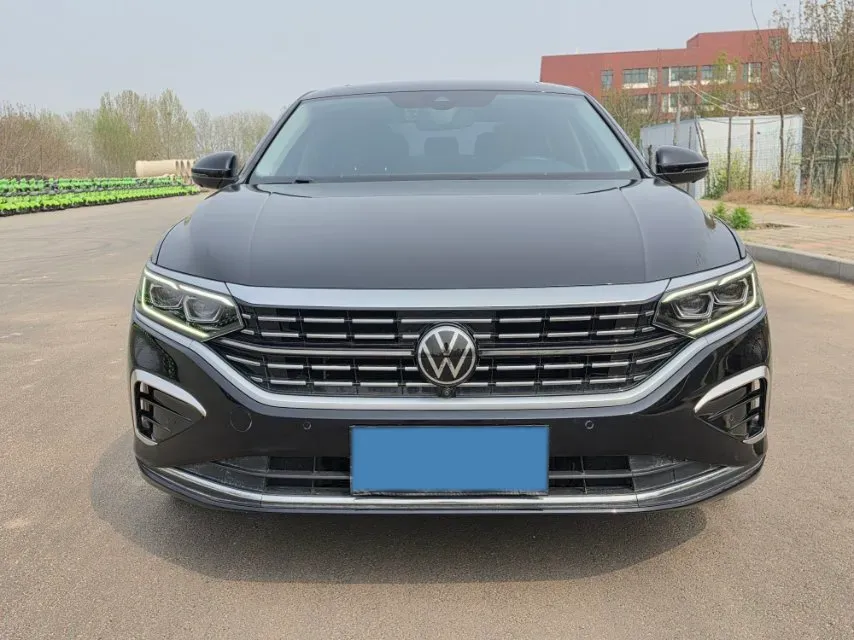 2023 Volkswagen Passat 2.0T 186HP L4 7DCT,autocango,china used car exporter,china ev exporter,chinese used car exporter,chinese used ev exporter
