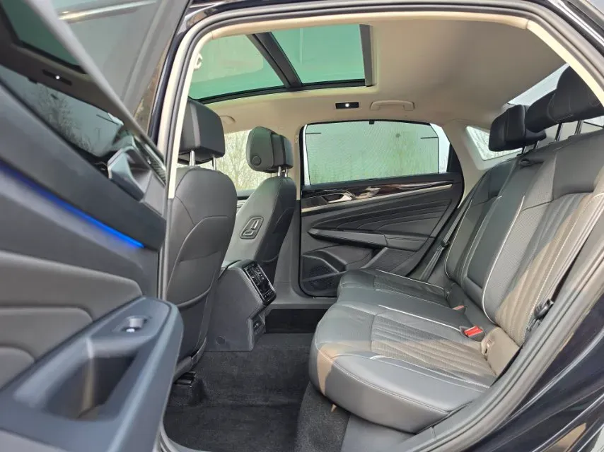 2023 Volkswagen Passat 2.0T 186HP L4 7DCT,autocango,china used car exporter,china ev exporter,chinese used car exporter,chinese used ev exporter