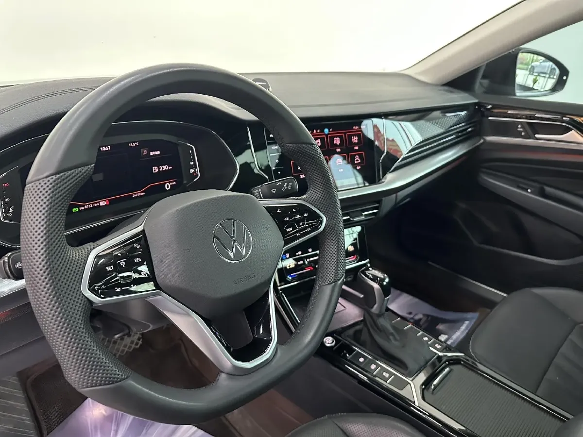 2024 Volkswagen Passat 2.0T 220HP L4 7DCT,autocango,china used car exporter,china ev exporter,chinese used car exporter,chinese used ev exporter