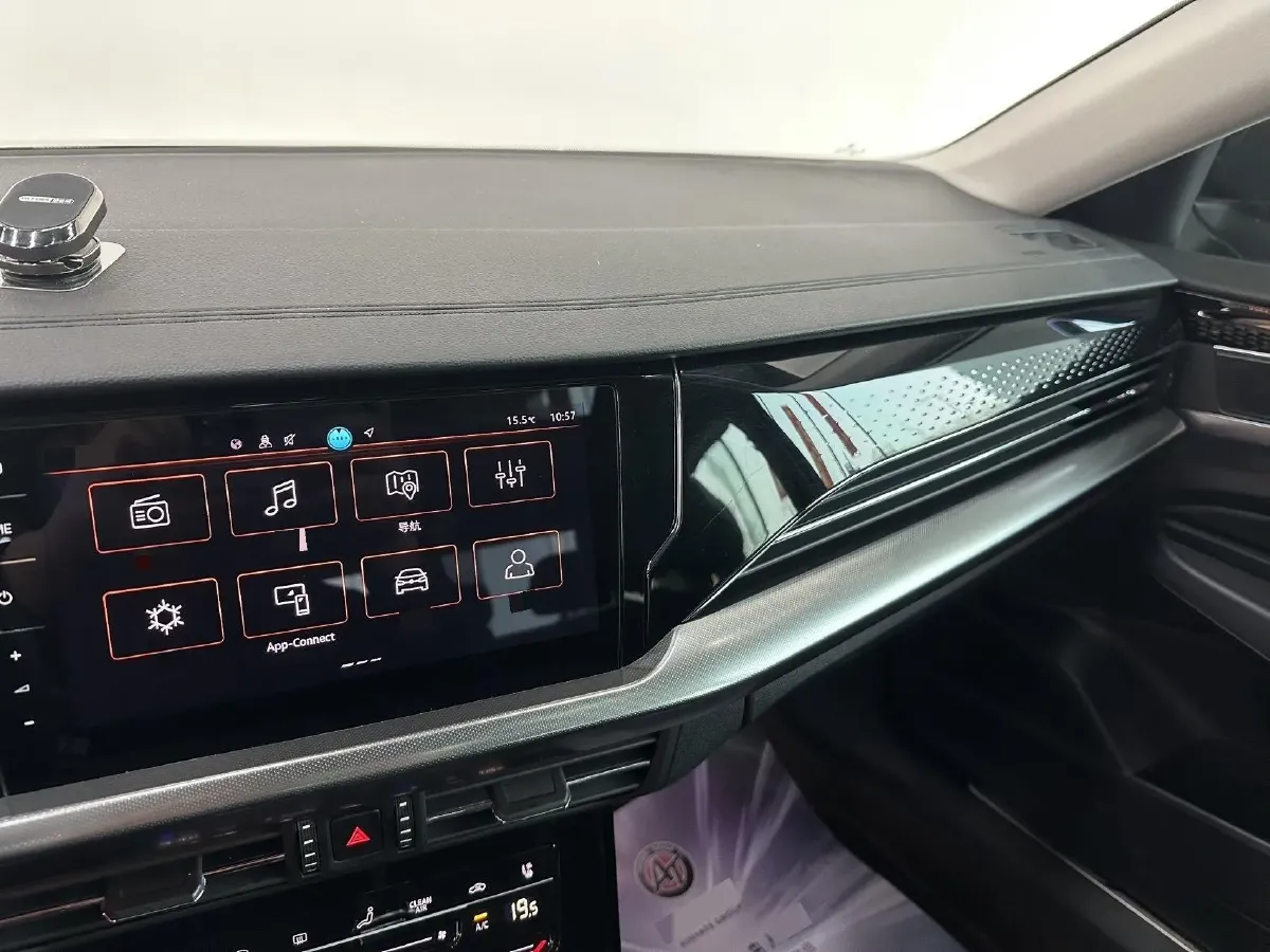 2024 Volkswagen Passat 2.0T 220HP L4 7DCT,autocango,china used car exporter,china ev exporter,chinese used car exporter,chinese used ev exporter