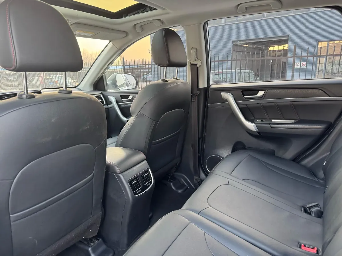 2019 Haval M6 1.5T 150HP L4 7DCT,autocango,china used car exporter,china ev exporter,chinese used car exporter,chinese used ev exporter