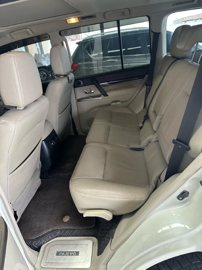 2017 Porsche Macan 2.0T 252HP L4 7DCT,autocango,china used car exporter,china ev exporter,chinese used car exporter,chinese used ev exporter