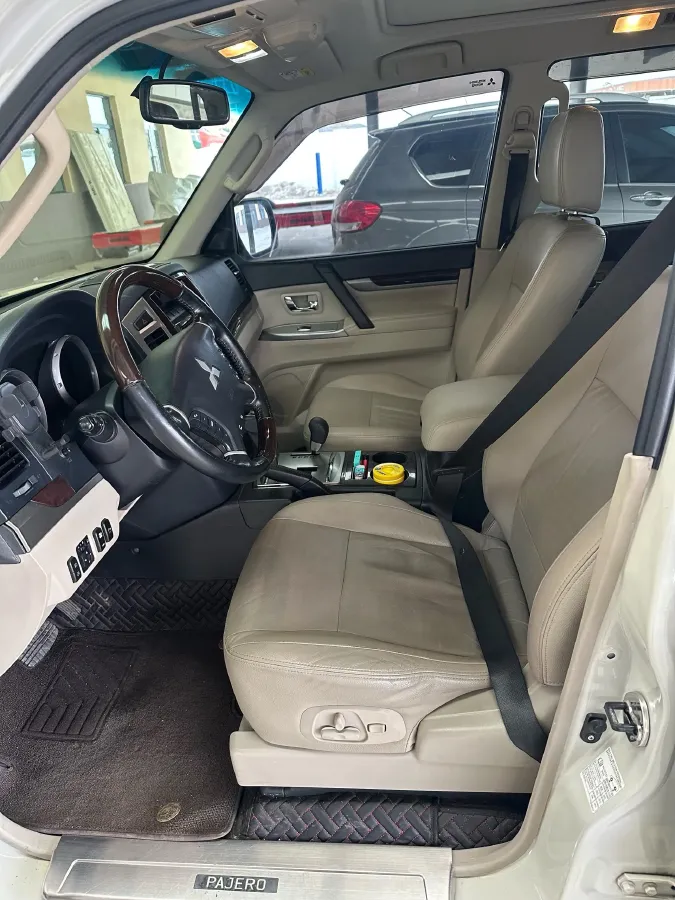 2017 Porsche Macan 2.0T 252HP L4 7DCT,autocango,china used car exporter,china ev exporter,chinese used car exporter,chinese used ev exporter