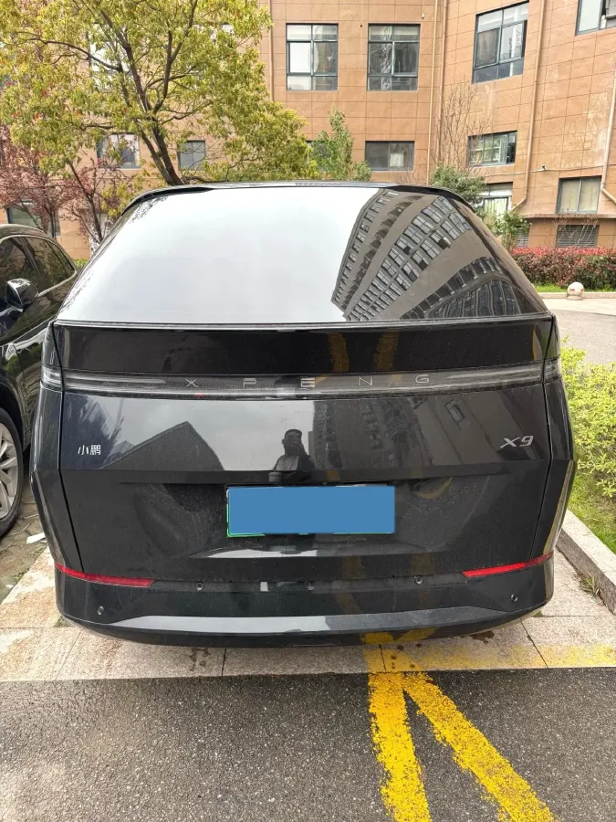 2024 Xpeng X9 BEV 84.5KWH,autocango,china used car exporter,china ev exporter,chinese used car exporter,chinese used ev exporter