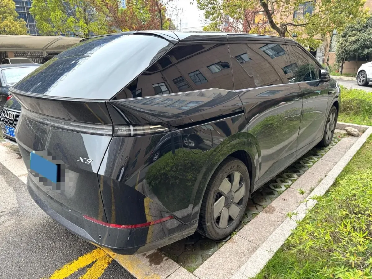 2024 Xpeng X9 BEV 84.5KWH,autocango,china used car exporter,china ev exporter,chinese used car exporter,chinese used ev exporter