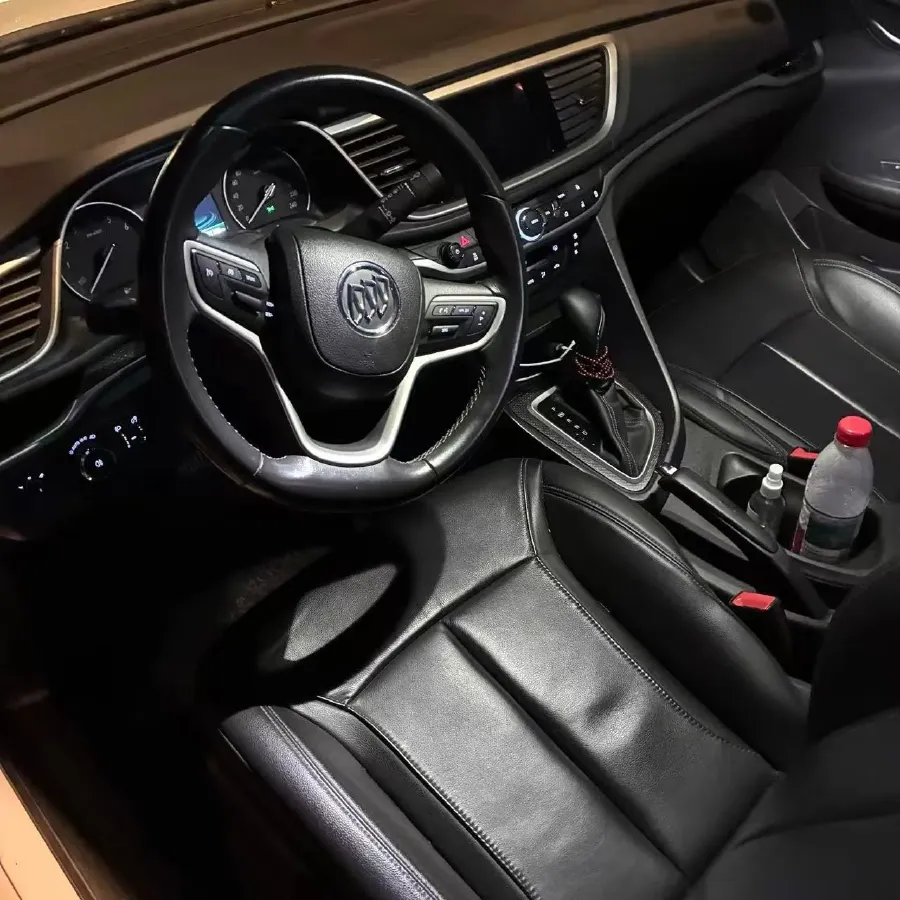 2020 BaoJun 530 1.5T 147HP L4 6MT,autocango,china used car exporter,china ev exporter,chinese used car exporter,chinese used ev exporter