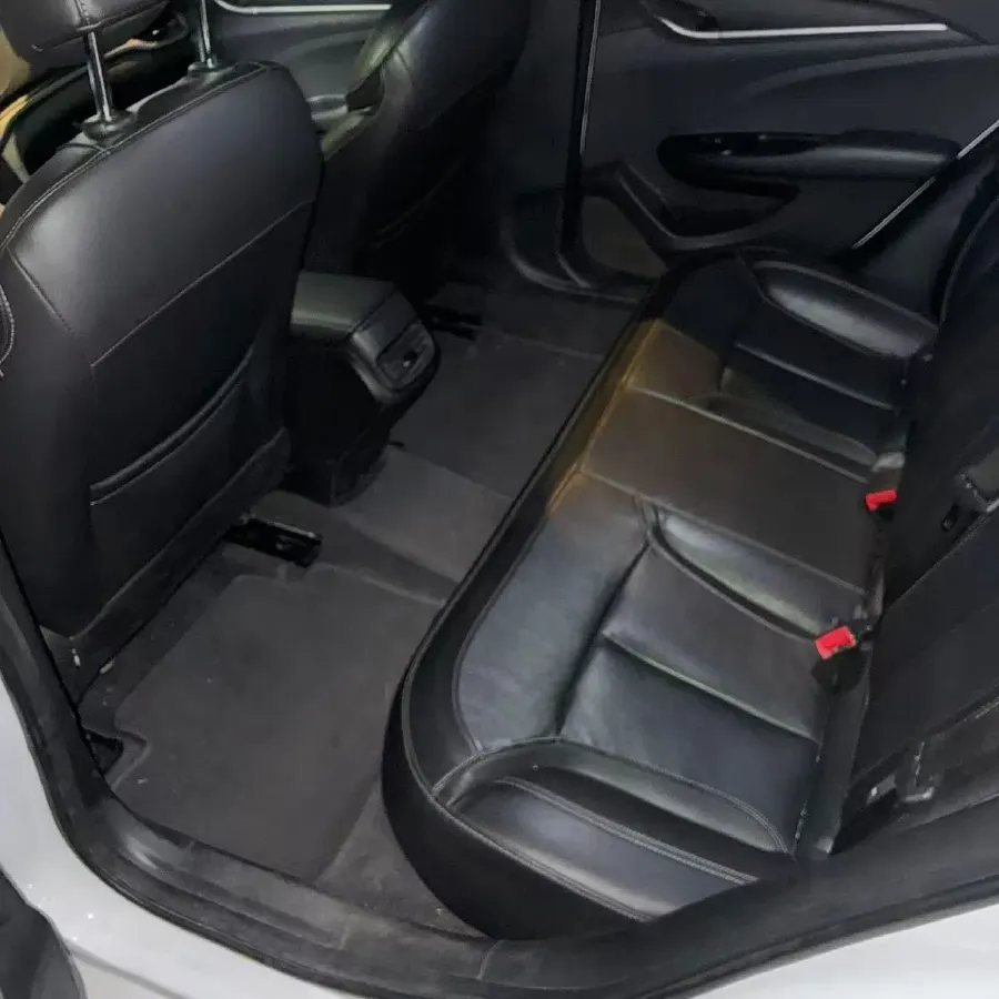 2020 BaoJun 530 1.5T 147HP L4 6MT,autocango,china used car exporter,china ev exporter,chinese used car exporter,chinese used ev exporter