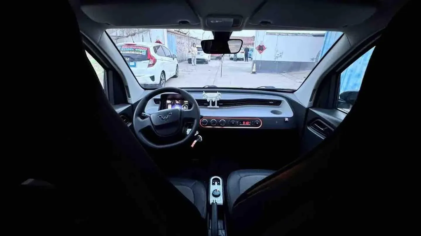 2020 WuLing HongGuang MINI EV BEV 9.3KWH,autocango,china used car exporter,china ev exporter,chinese used car exporter,chinese used ev exporter