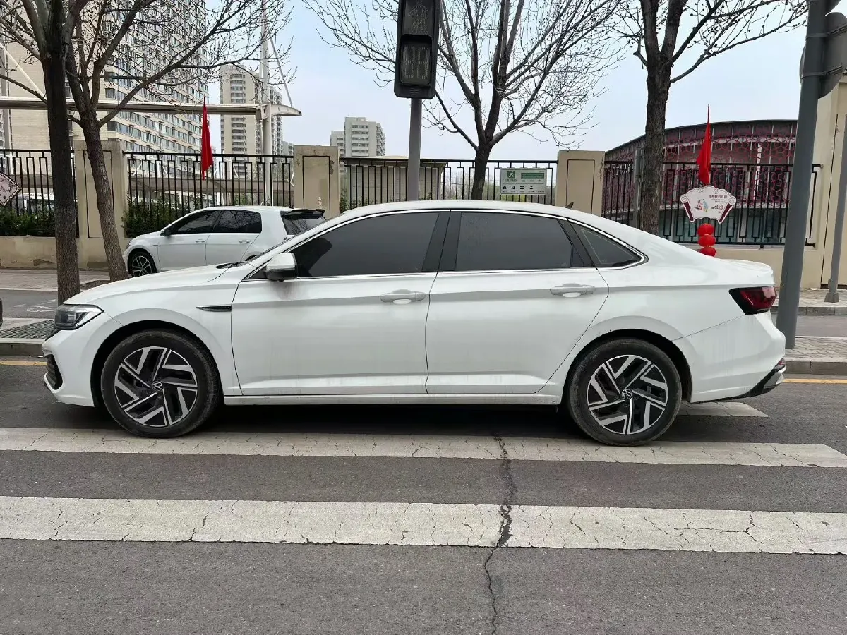 2025 Volkswagen Sagitar 1.5T 160HP L4 7DCT,autocango,china used car exporter,china ev exporter,chinese used car exporter,chinese used ev exporter