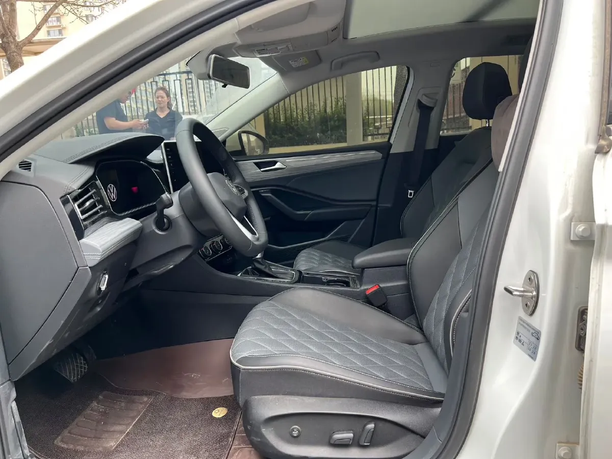 2025 Volkswagen Sagitar 1.5T 160HP L4 7DCT,autocango,china used car exporter,china ev exporter,chinese used car exporter,chinese used ev exporter