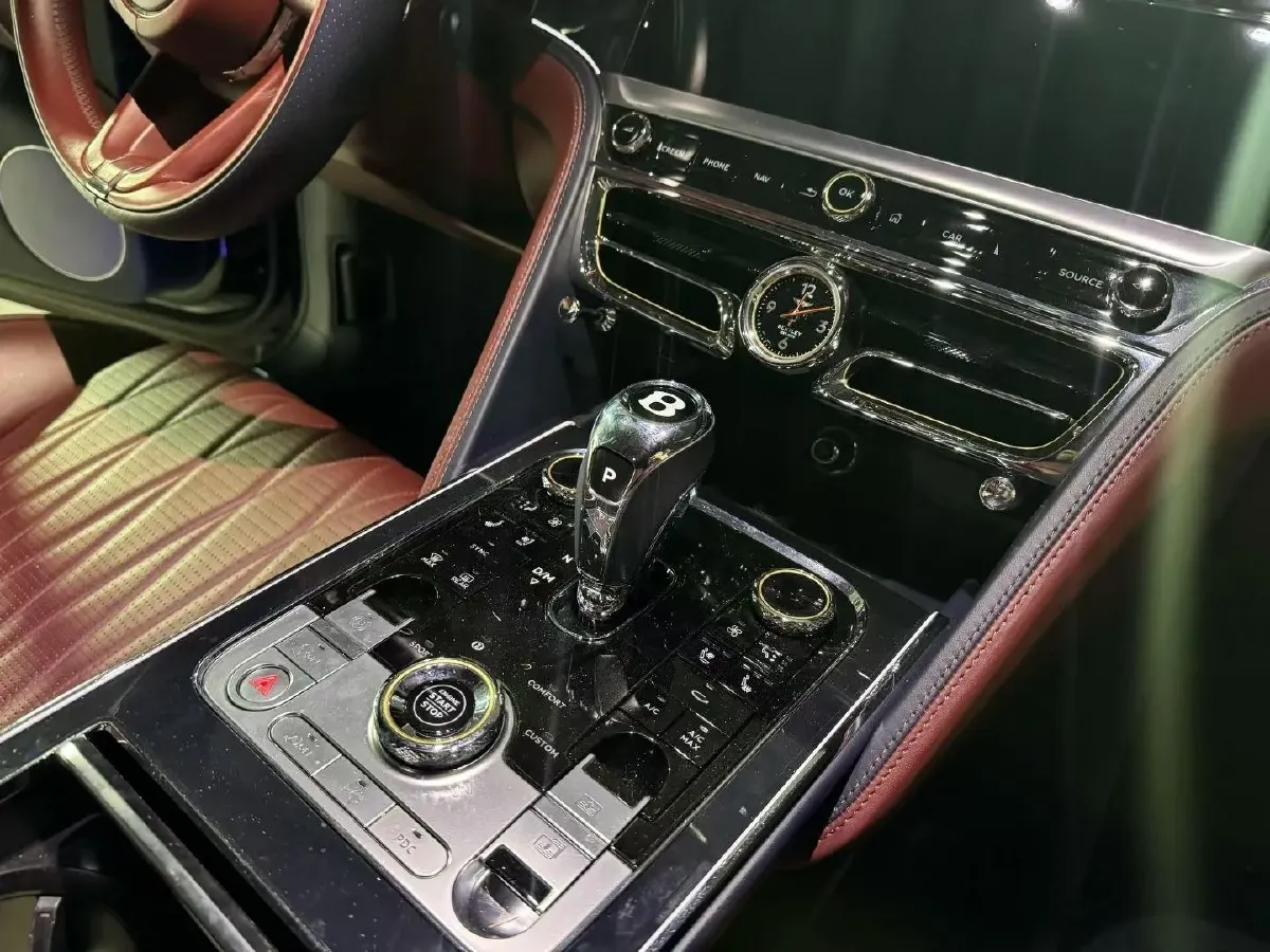 2021 Bentley Flying Spur 4.0T 550HP V8 8DCT,autocango,china used car exporter,china ev exporter,chinese used car exporter,chinese used ev exporter