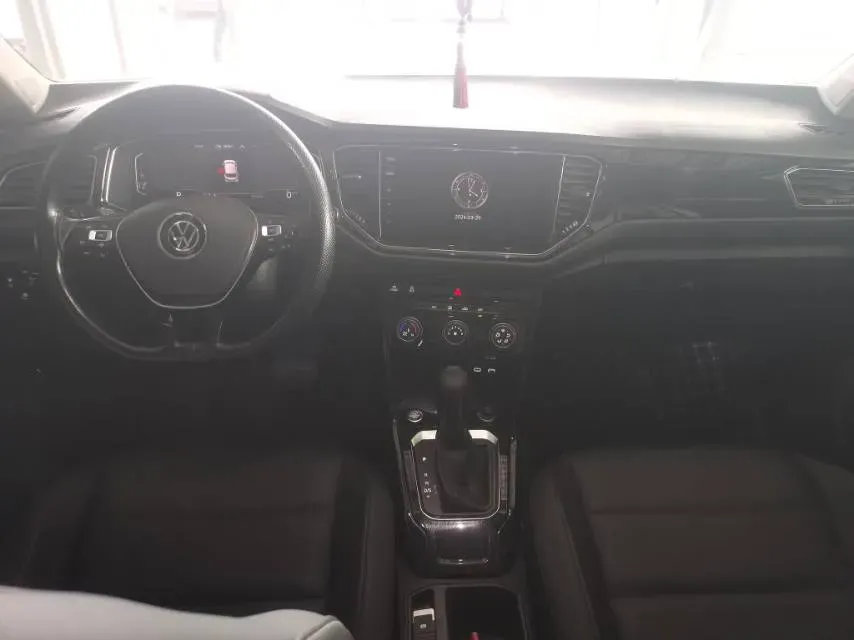 2021 Volkswagen T-Roc 1.4T 150HP L4 7DCT,autocango,china used car exporter,china ev exporter,chinese used car exporter,chinese used ev exporter