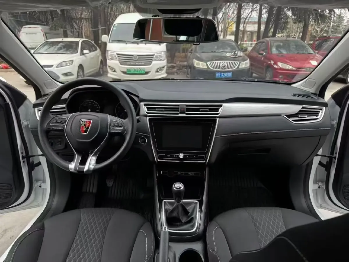 2021 Roewe i5 1.5L 120HP L4 5MT,autocango,china used car exporter,china ev exporter,chinese used car exporter,chinese used ev exporter