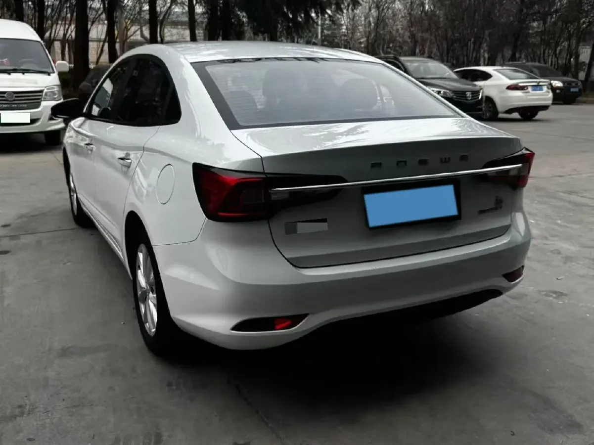 2021 Roewe i5 1.5L 120HP L4 5MT,autocango,china used car exporter,china ev exporter,chinese used car exporter,chinese used ev exporter