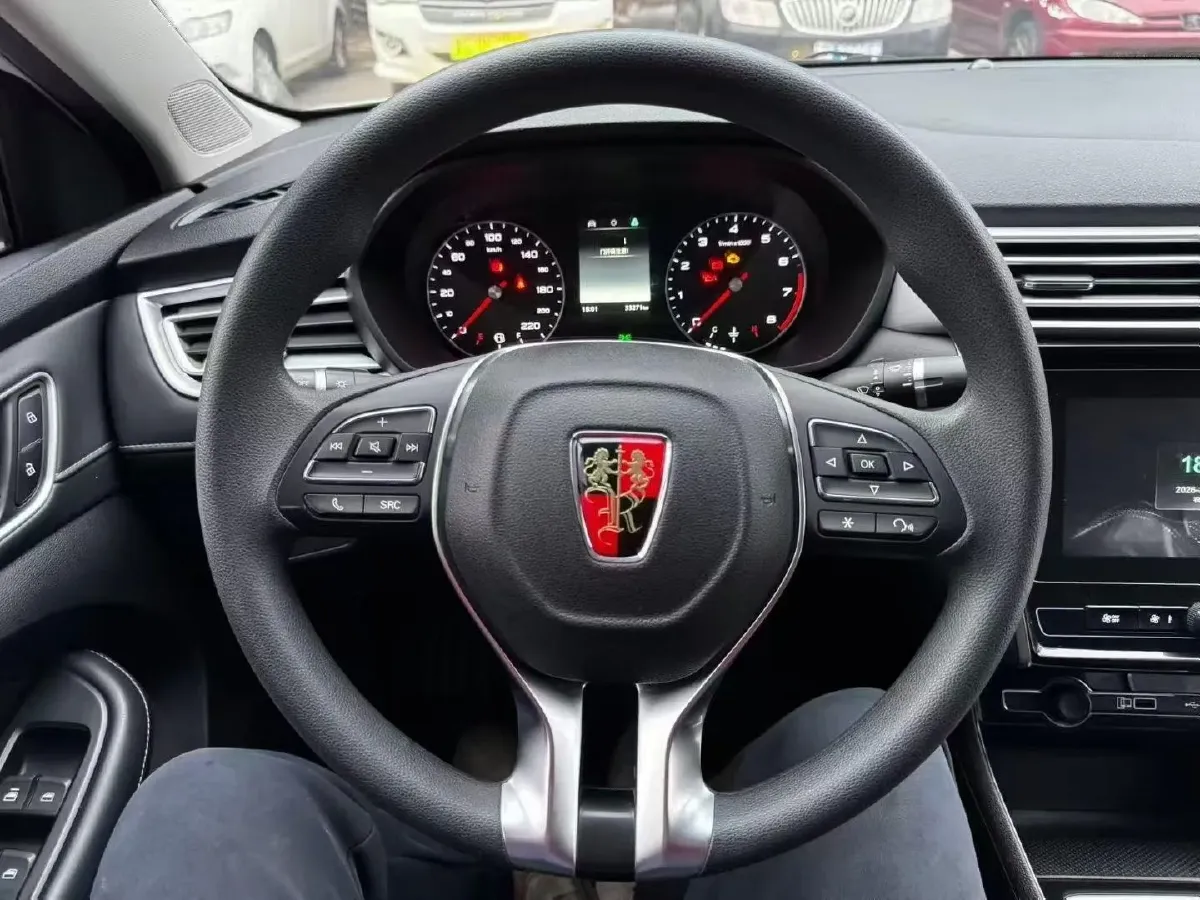 2021 Roewe i5 1.5L 120HP L4 5MT,autocango,china used car exporter,china ev exporter,chinese used car exporter,chinese used ev exporter