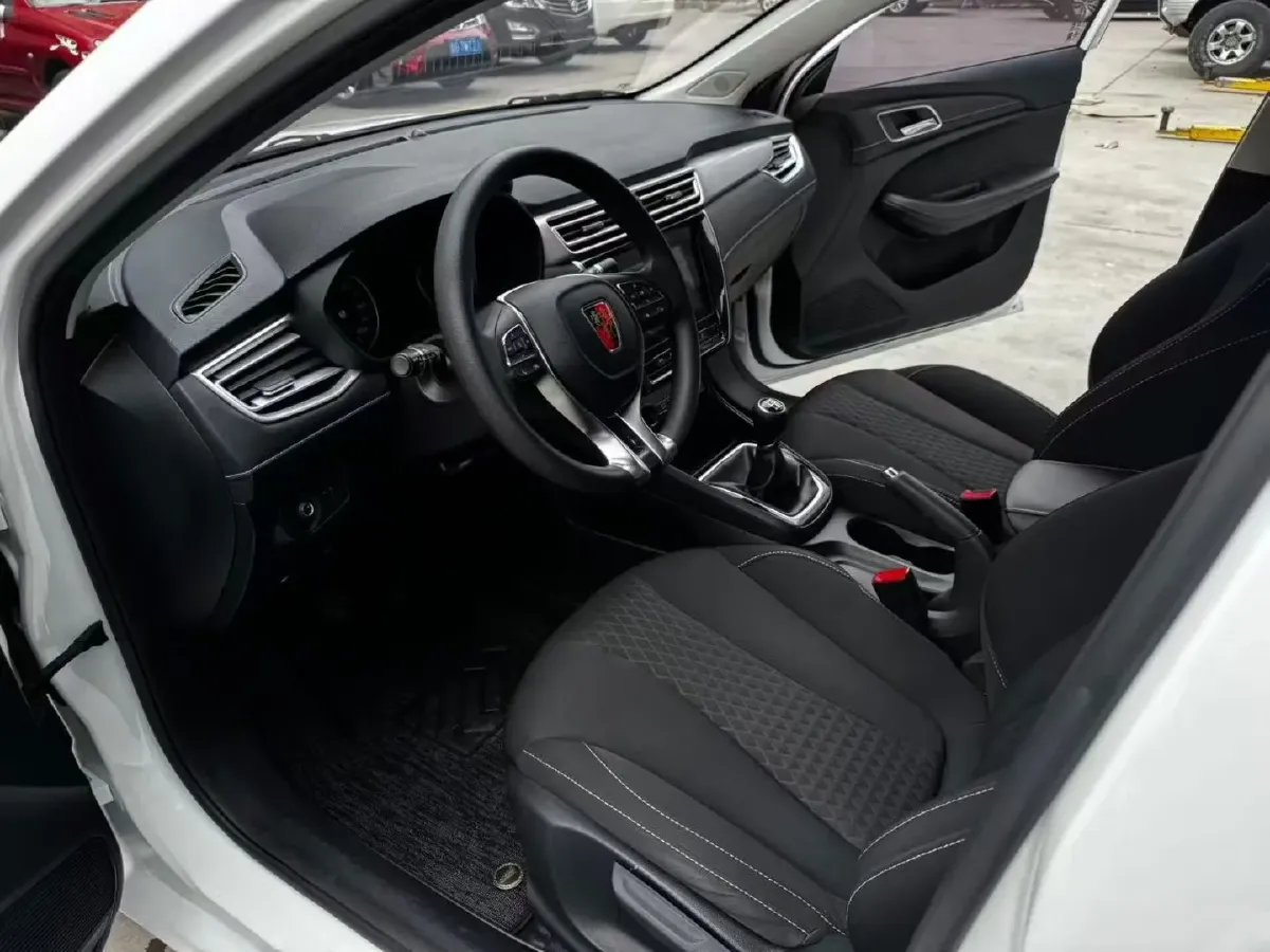 2021 Roewe i5 1.5L 120HP L4 5MT,autocango,china used car exporter,china ev exporter,chinese used car exporter,chinese used ev exporter