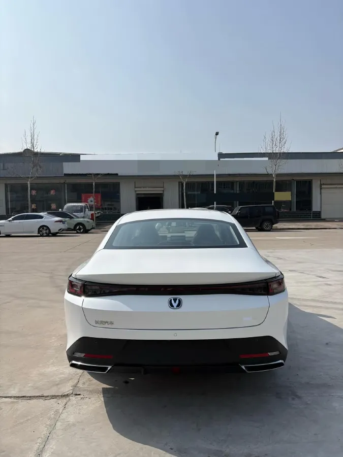 2025 ChangAn Eado 1.5T 192HP L4 7DCT,autocango,china used car exporter,china ev exporter,chinese used car exporter,chinese used ev exporter