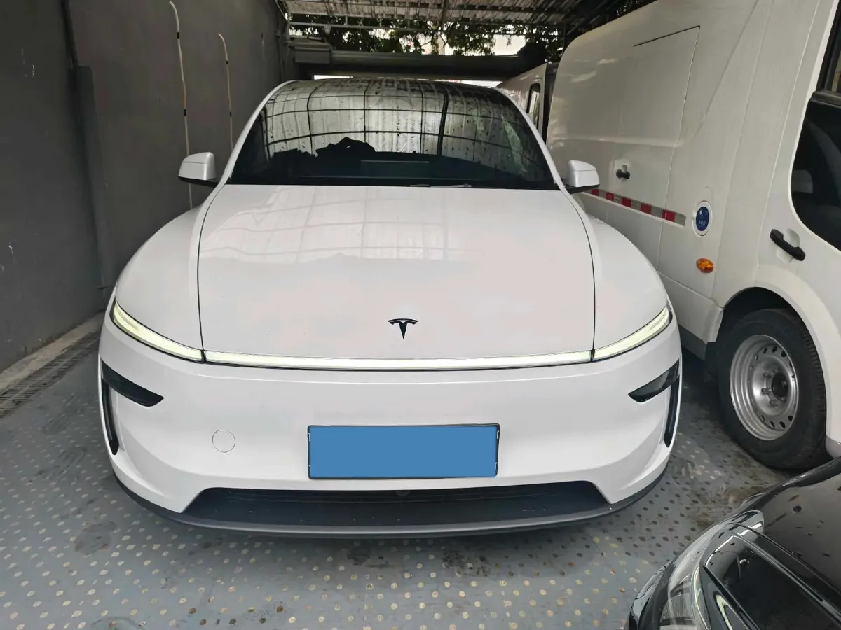 2025 Tesla Model Y L BEV,autocango,china used car exporter,china ev exporter,chinese used car exporter,chinese used ev exporter