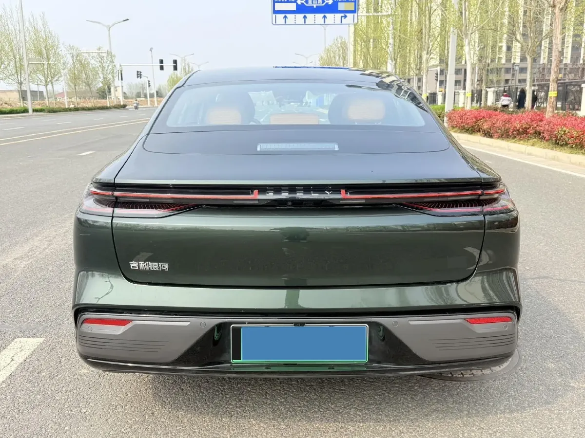 2025 Geely Galaxy Starshine 8 1.5L 112HP L4 1DHT PHEV,autocango,china used car exporter,china ev exporter,chinese used car exporter,chinese used ev exporter