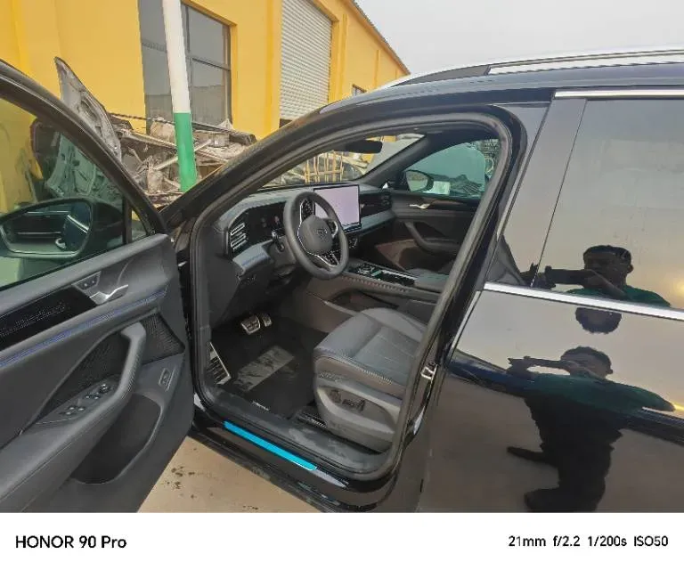 2025 Volkswagen Tiguan L 2.0T 220HP L4 7DCT,autocango,china used car exporter,china ev exporter,chinese used car exporter,chinese used ev exporter