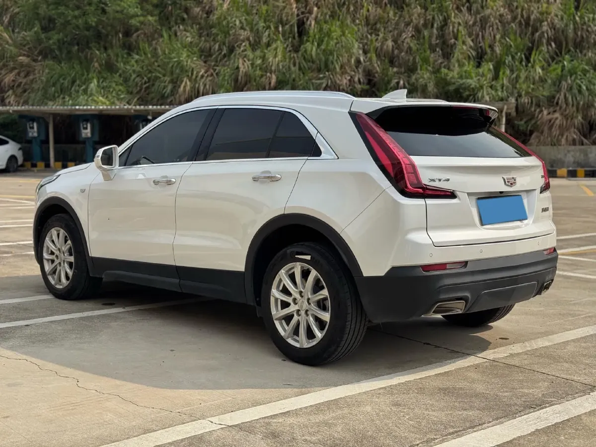 2022 Cadillac XT4 2.0T 237HP L4 9AT,autocango,china used car exporter,china ev exporter,chinese used car exporter,chinese used ev exporter