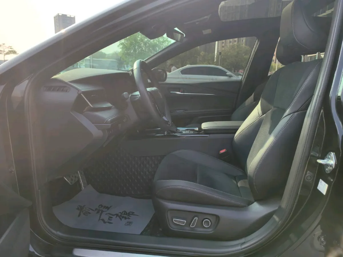 2024 Toyota Camry 2.5L 185HP L4 E-CVT Hybrid,autocango,china used car exporter,china ev exporter,chinese used car exporter,chinese used ev exporter