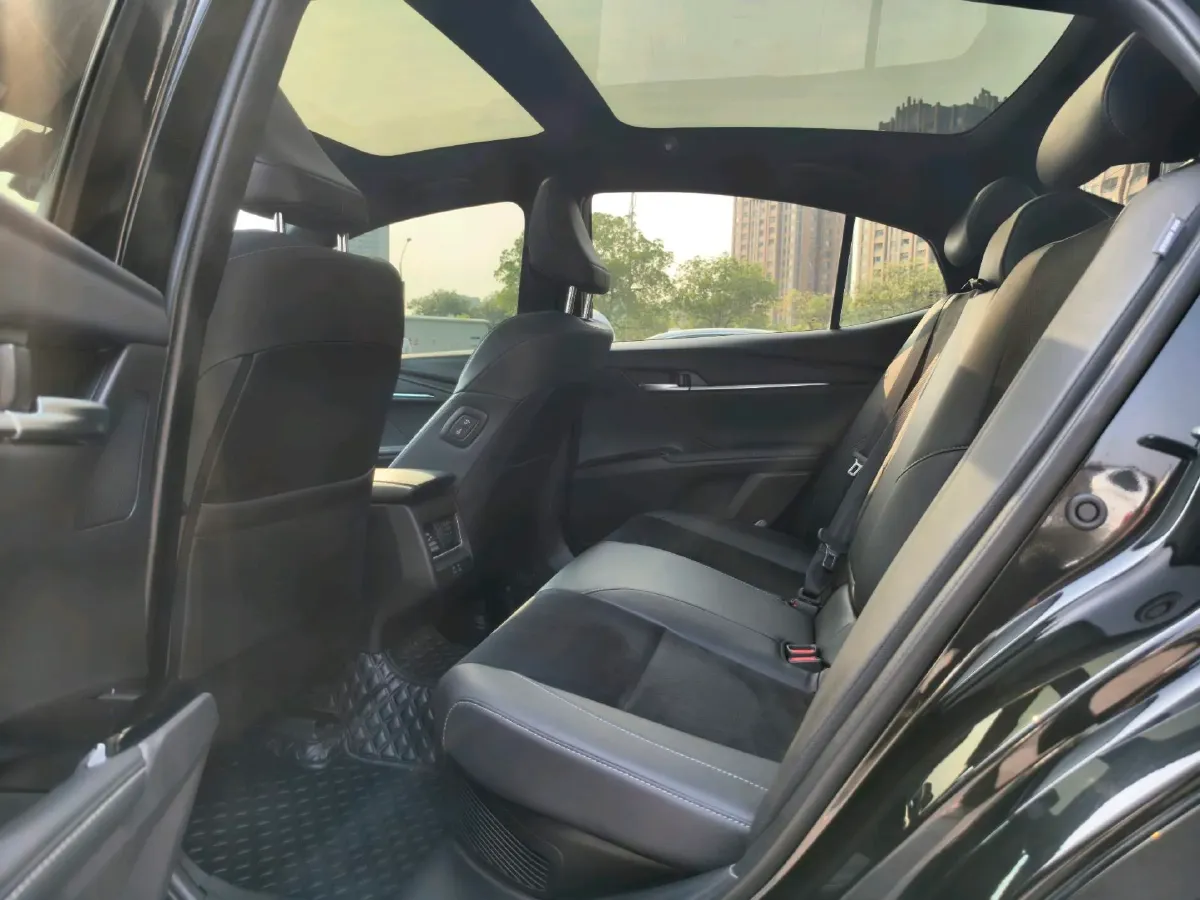 2024 Toyota Camry 2.5L 185HP L4 E-CVT Hybrid,autocango,china used car exporter,china ev exporter,chinese used car exporter,chinese used ev exporter