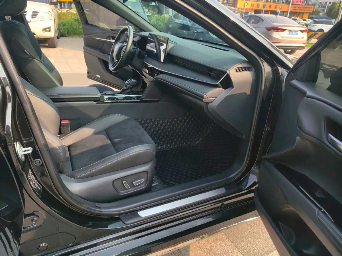 2024 Toyota Camry 2.5L 185HP L4 E-CVT Hybrid,autocango,china used car exporter,china ev exporter,chinese used car exporter,chinese used ev exporter