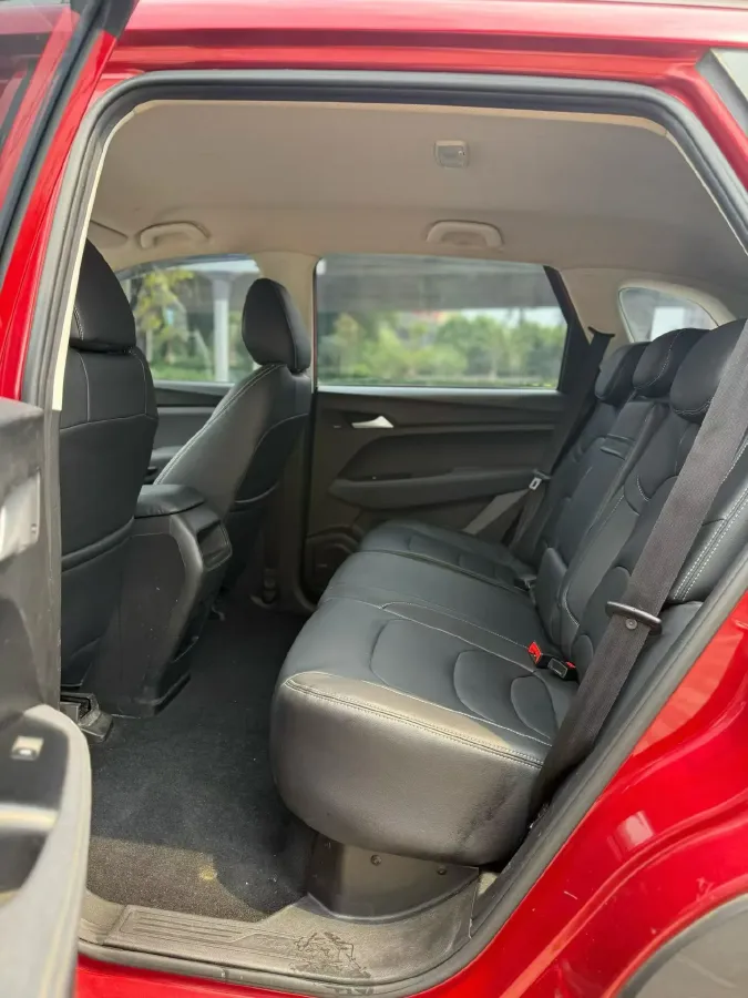 2018 BaoJun 530 1.5T 150HP L4 6MT,autocango,china used car exporter,china ev exporter,chinese used car exporter,chinese used ev exporter