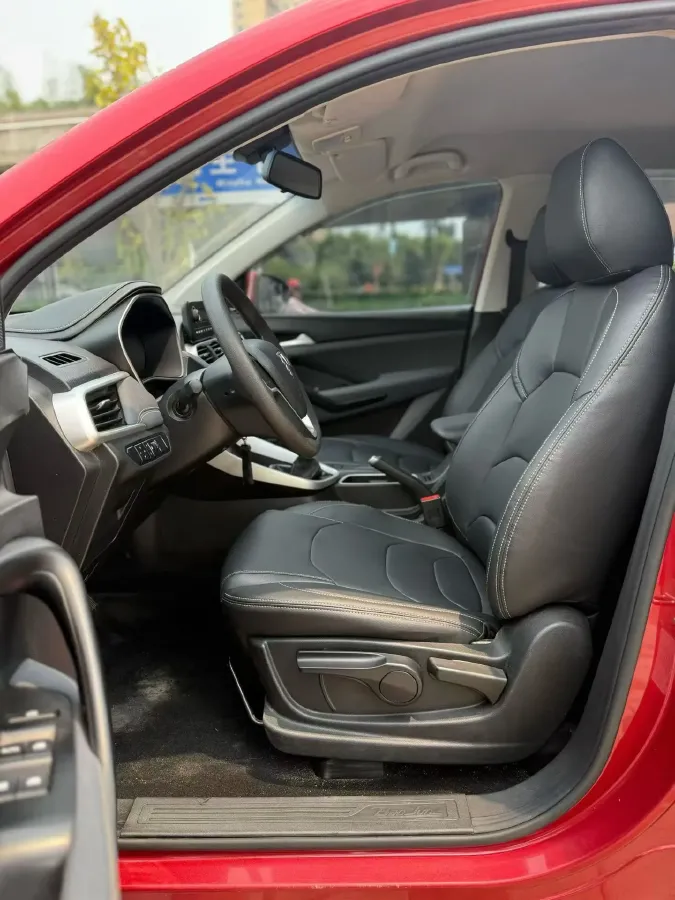 2018 BaoJun 530 1.5T 150HP L4 6MT,autocango,china used car exporter,china ev exporter,chinese used car exporter,chinese used ev exporter