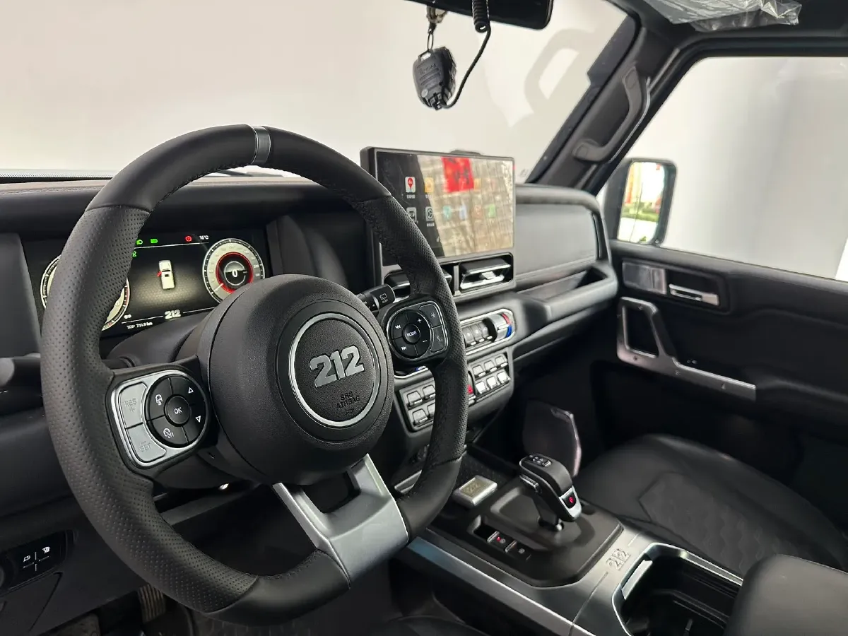 2025 212 212 T01 2.0T 252HP L4 8AT,autocango,china used car exporter,china ev exporter,chinese used car exporter,chinese used ev exporter