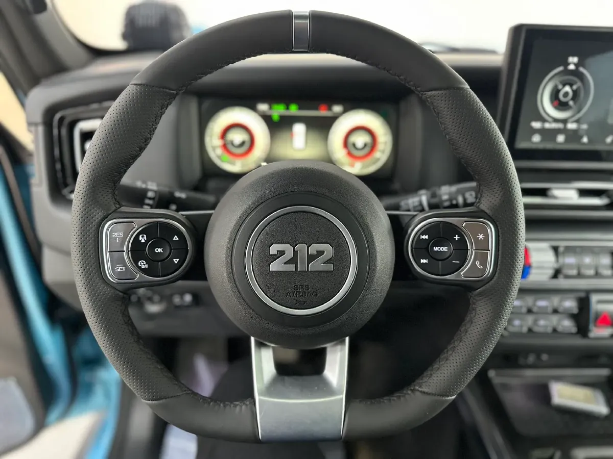 2025 212 212 T01 2.0T 252HP L4 8AT,autocango,china used car exporter,china ev exporter,chinese used car exporter,chinese used ev exporter