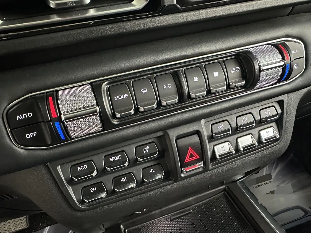 2025 212 212 T01 2.0T 252HP L4 8AT,autocango,china used car exporter,china ev exporter,chinese used car exporter,chinese used ev exporter