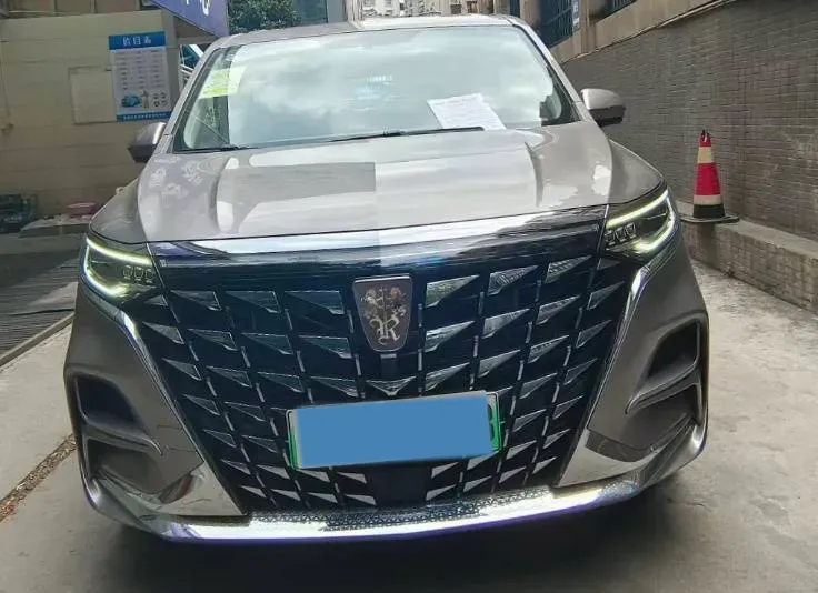 2025 Roewe iMAX8 1.5T 150HP L4 1DHT PHEV 24.7KWH,autocango,china used car exporter,china ev exporter,chinese used car exporter,chinese used ev exporter