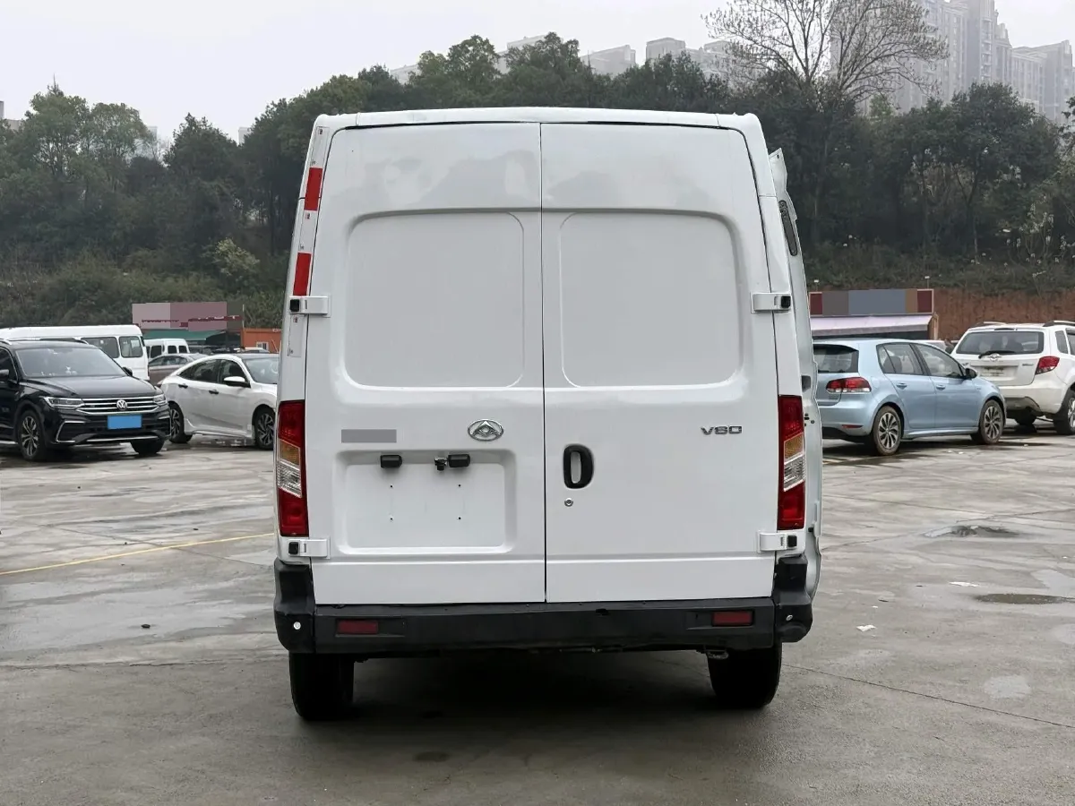 2019 MAXUS XinTu V80 2.5T 136HP L4 6MT,autocango,china used car exporter,china ev exporter,chinese used car exporter,chinese used ev exporter
