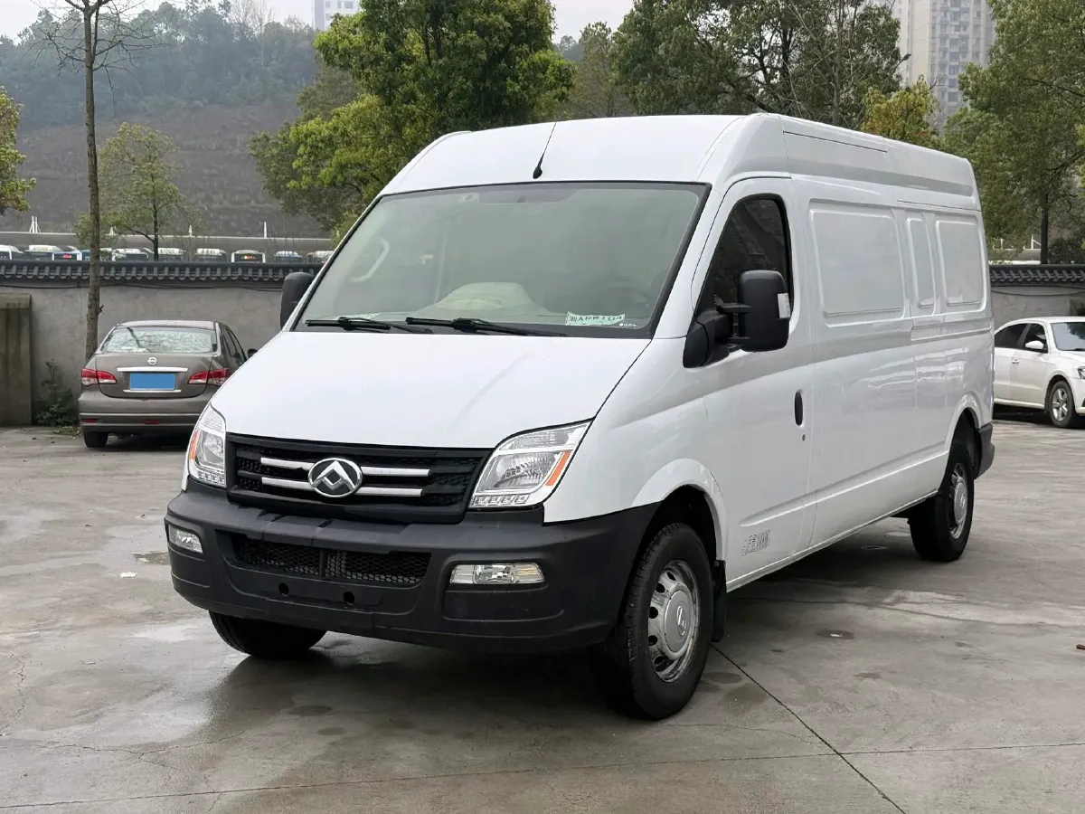2019 MAXUS XinTu V80 2.5T 136HP L4 6MT,autocango,china used car exporter,china ev exporter,chinese used car exporter,chinese used ev exporter
