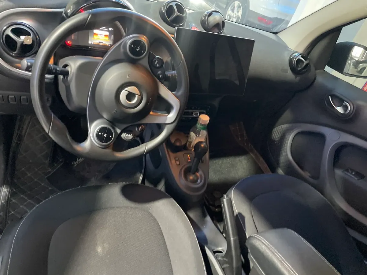 2019 Smart smart fortwo 0.9T 90HP L3 6DCT,autocango,china used car exporter,china ev exporter,chinese used car exporter,chinese used ev exporter