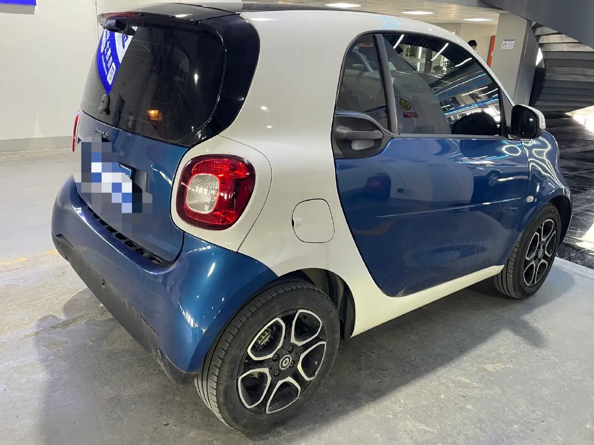 2019 Smart smart fortwo 0.9T 90HP L3 6DCT,autocango,china used car exporter,china ev exporter,chinese used car exporter,chinese used ev exporter