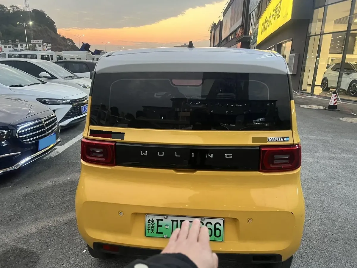 2021 WuLing HongGuang MINI EV BEV 13.9KWH,autocango,china used car exporter,china ev exporter,chinese used car exporter,chinese used ev exporter